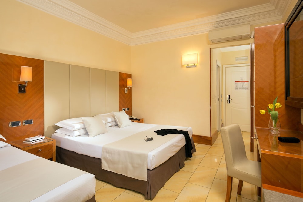 Room, Triple, 1 Double and 1 Single Bed, Hotel Sonya 10/10