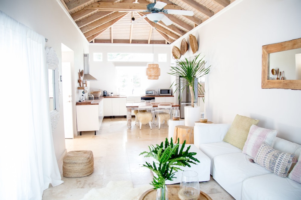 Villa Montana Beach Resort 56/75