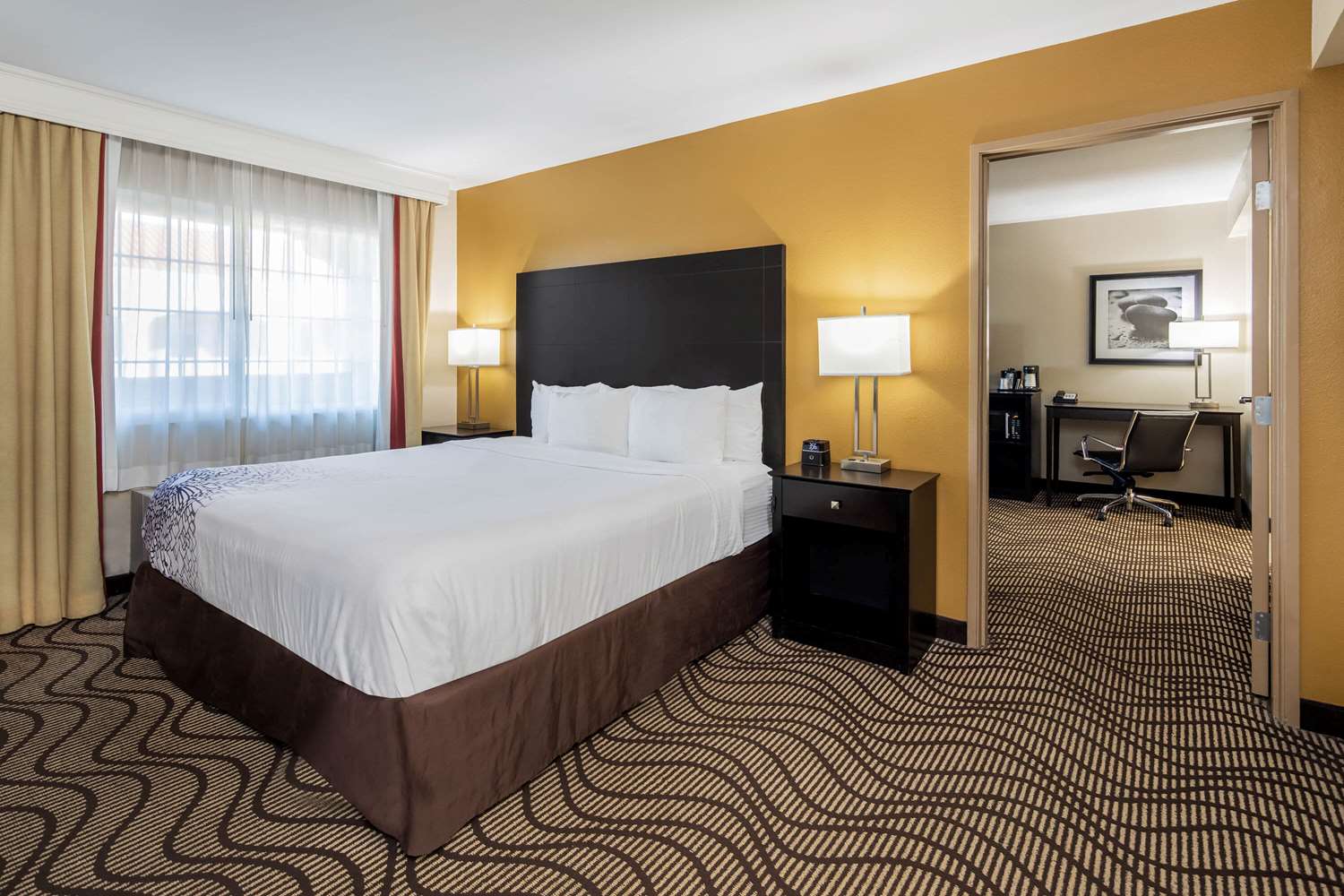 La Quinta Inn and Suites by Wyndham Carlsbad Legoland Area 7/22