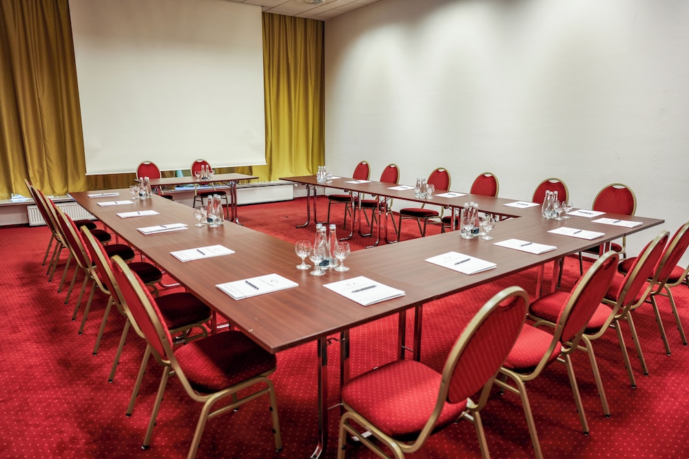 Parkhotel Vienna 37/45