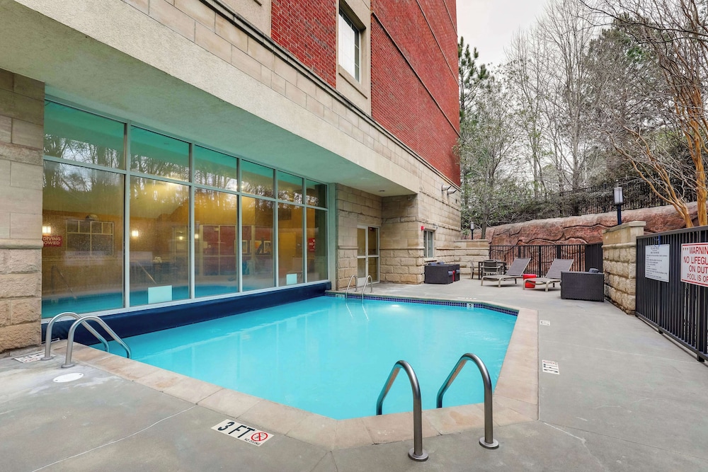 Drury Inn & Suites Charlotte Northlake 25/50