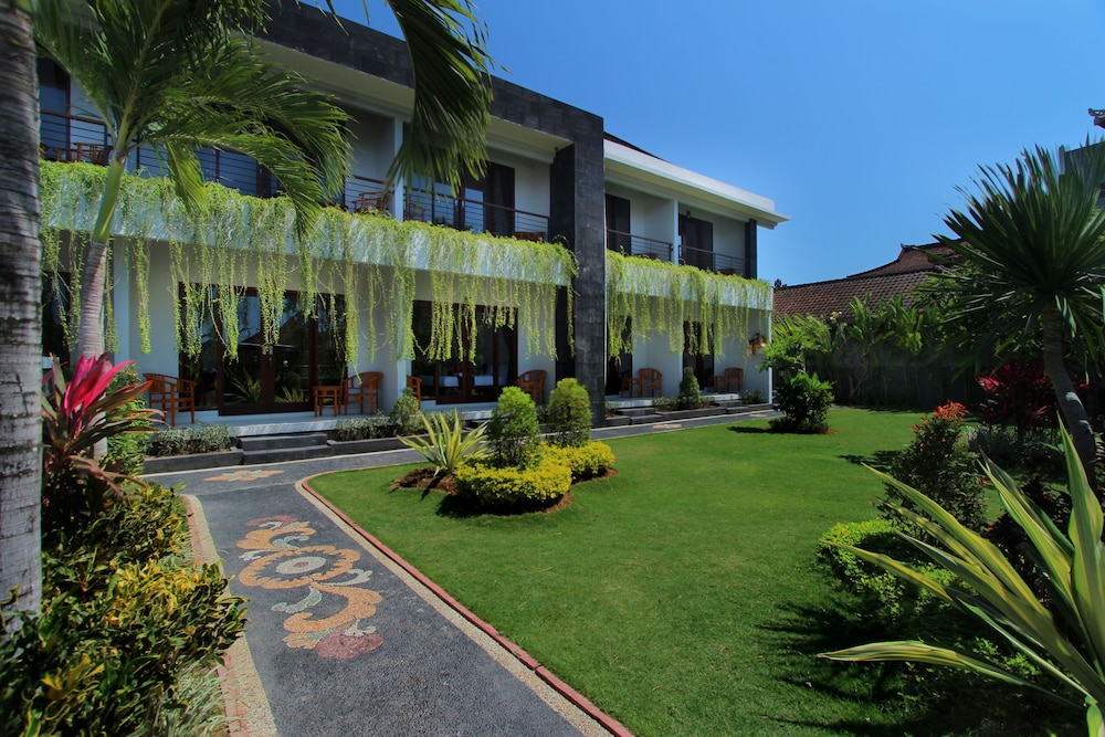 Sri Kandi Inn 2/33