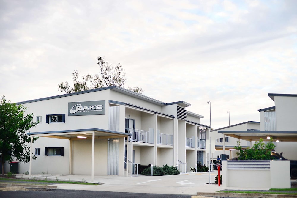 Oaks Middlemount Suites 10/53