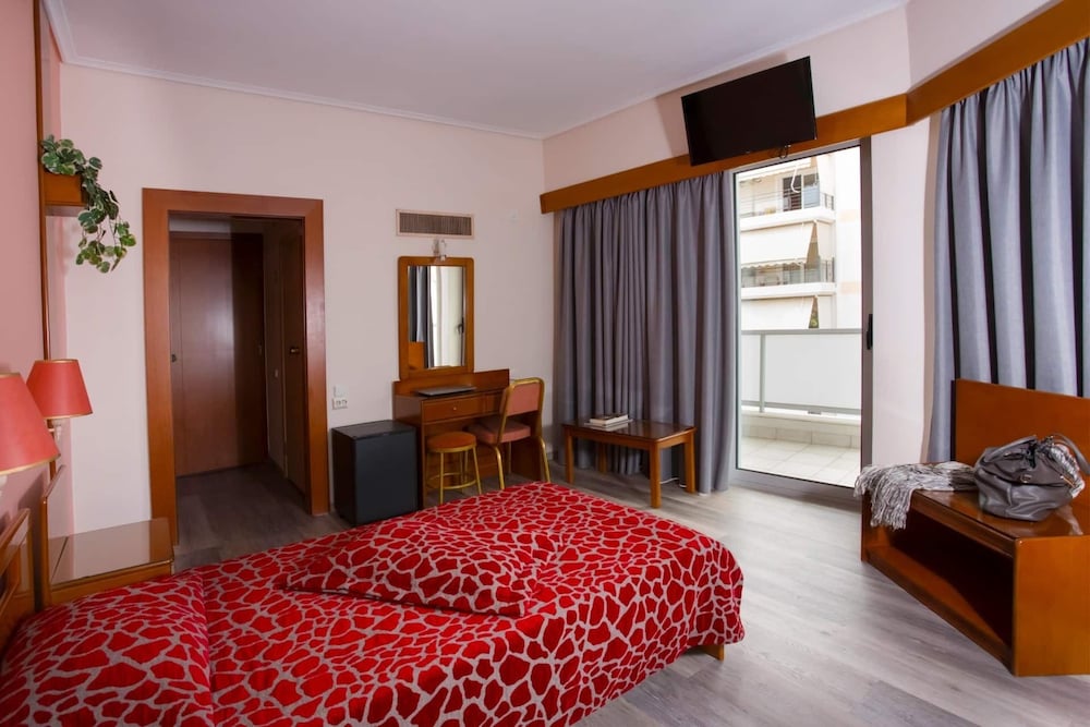 STANDARD, DOUBLE OR TWIN BED, BALCONY