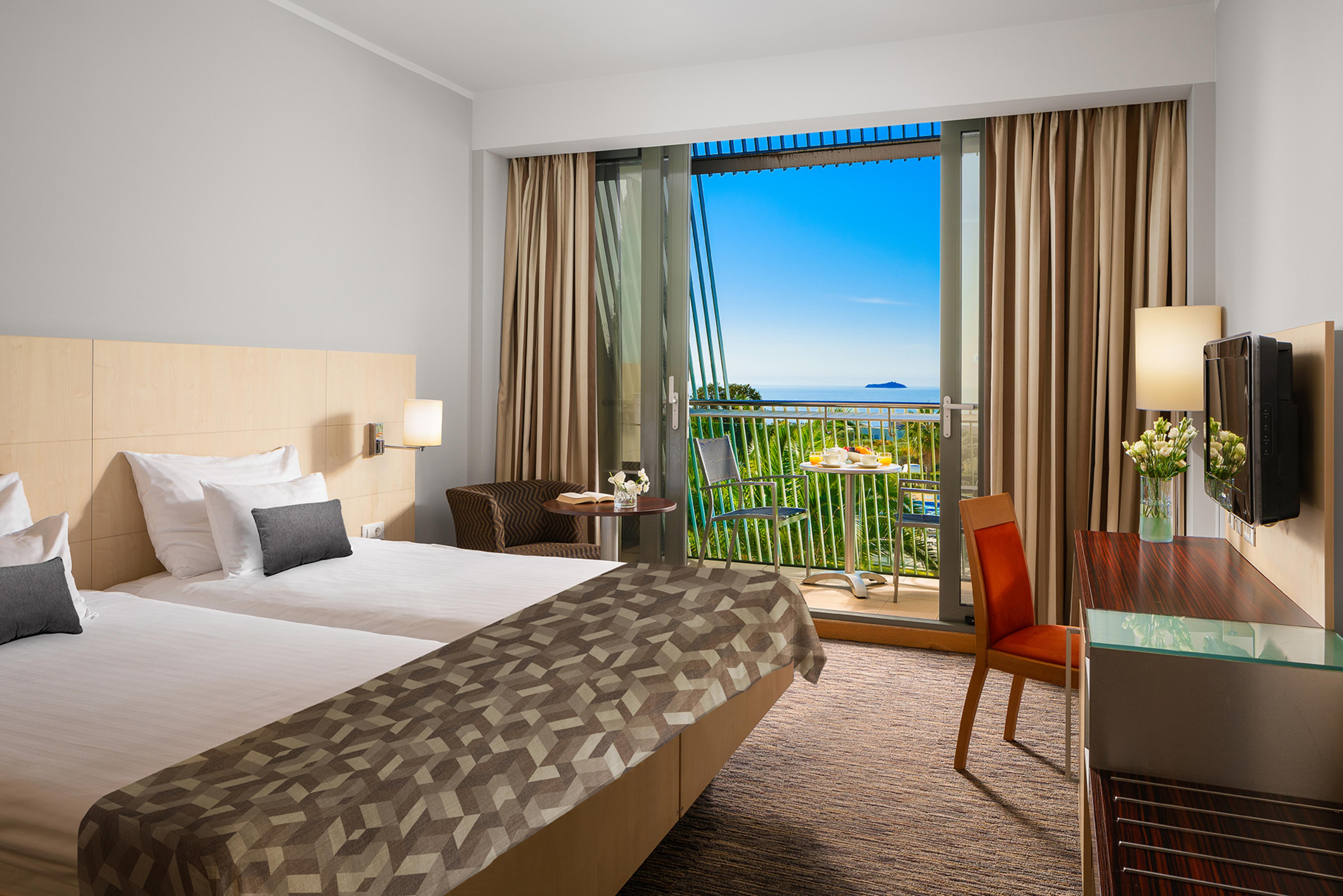 Superior, Sea Side, Balcony