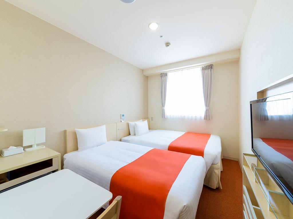 Semi Room, Family, 1 Double and 1 Single Bed