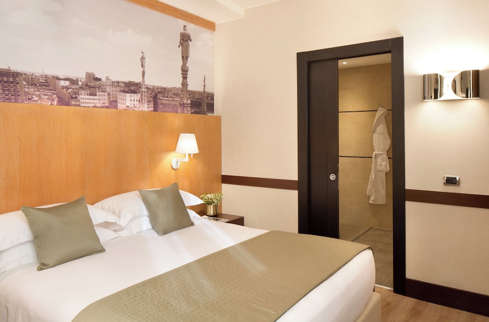 SUPERIOR, DOUBLE OR TWIN BED