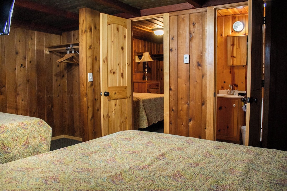 كابينة كلاسيكية بسريرين كوين بحمام خاص، Arizona Mountain Inn and Cabins 2/3