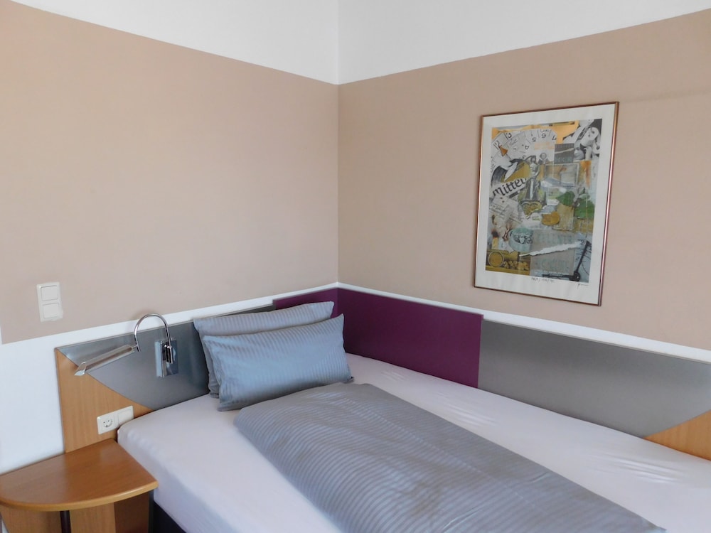 Hotel Konrad Poetzel Holzkirchen 14/50
