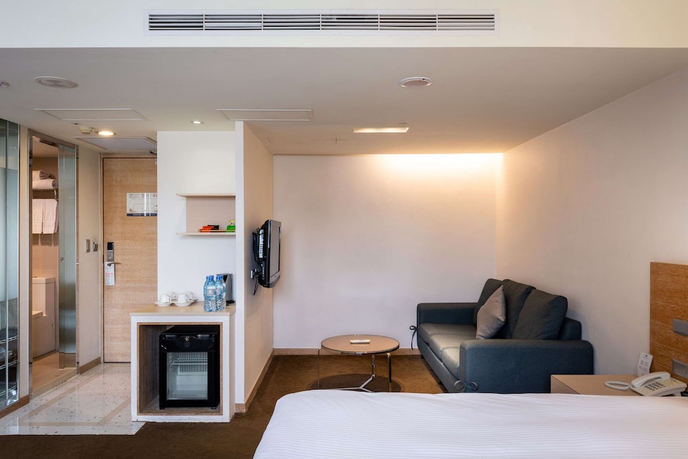 Beacon Hotel 55/69