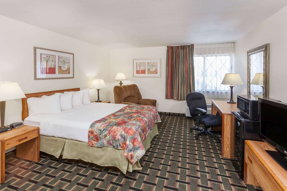 Fairbridge Inn Express Decatur IL 9/34