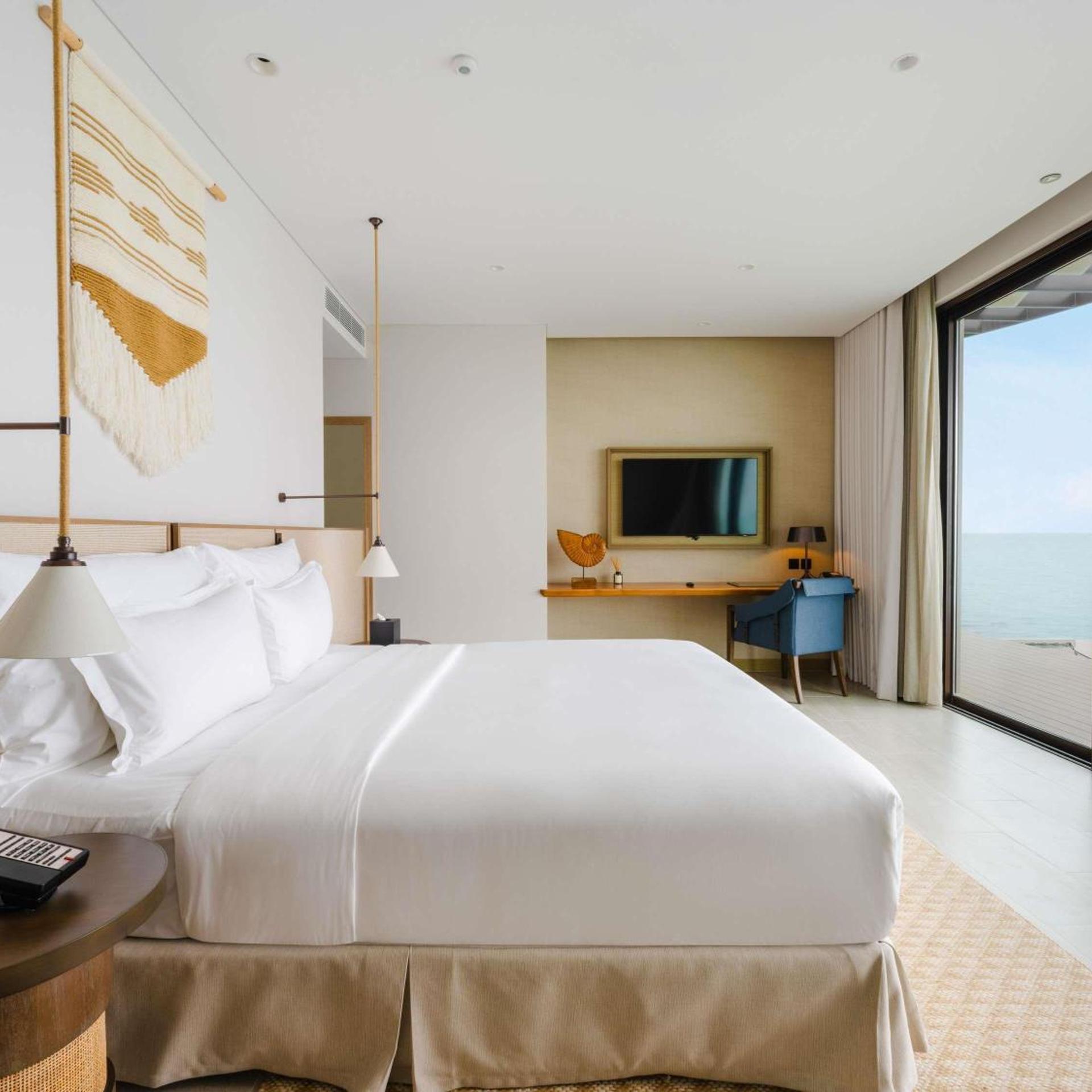 2 Bedrooms, Overwater, Villa, with Pool
