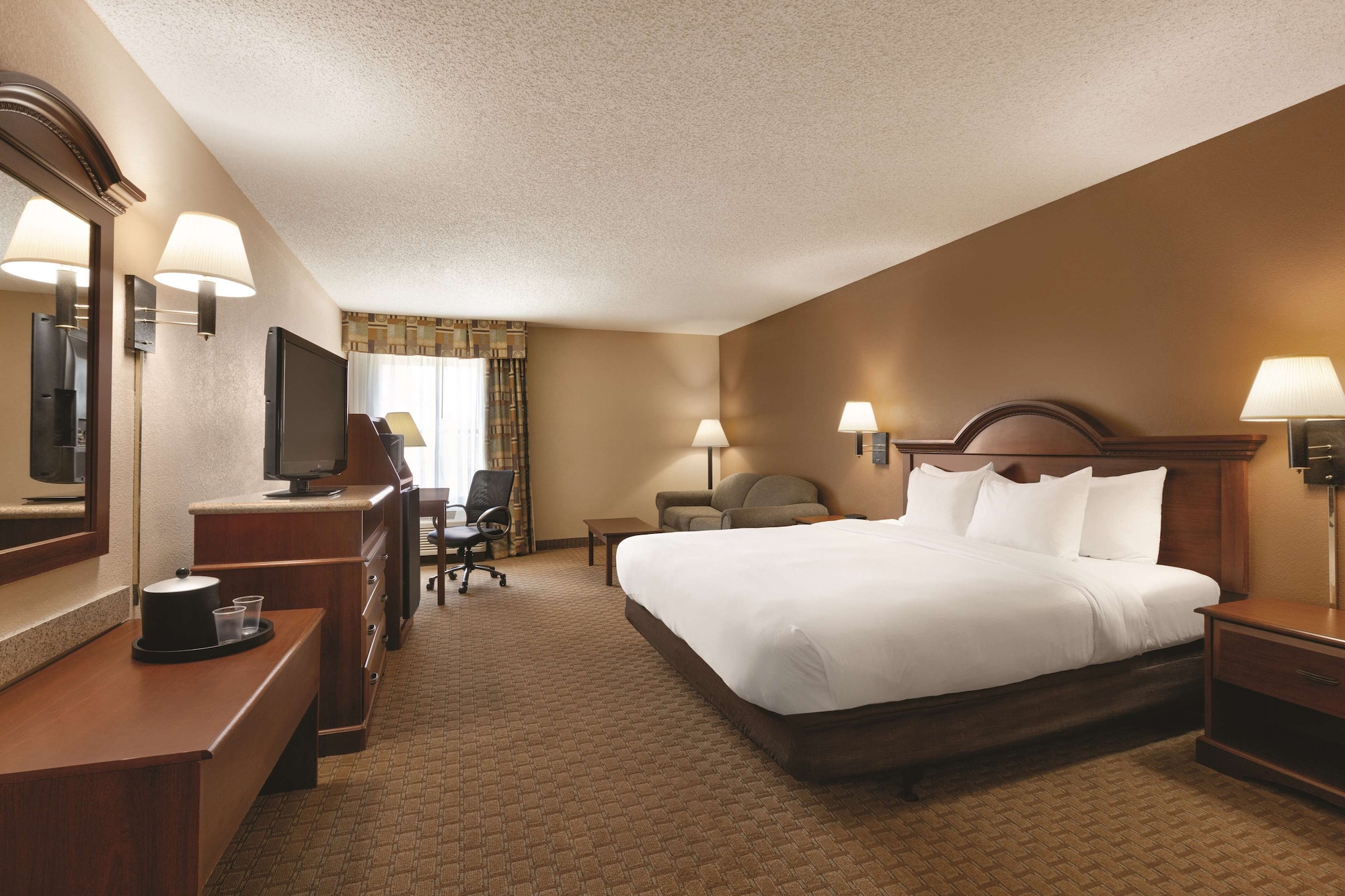 غرفة بسرير كينج لذوي الإعاقة، Comfort Inn & Suites Portland Corpus Christi 3/9