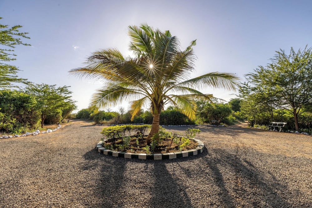 Sentrim Tsavo Lodge 38/42