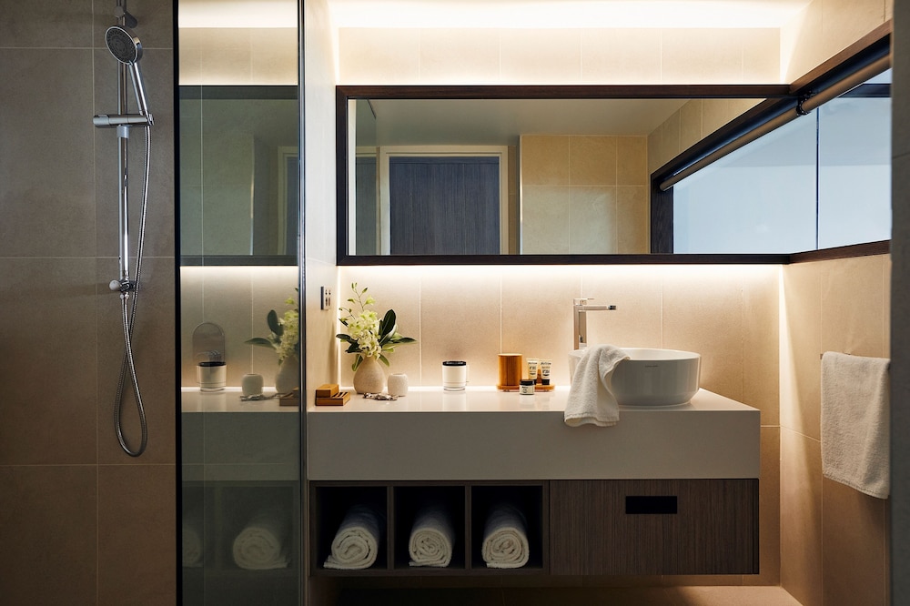 Deluxe Ocean King Terrace Accessible Room