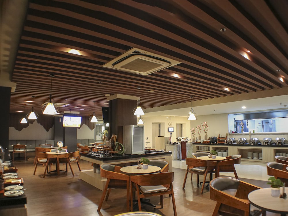 Aveon Hotel Yogyakarta by Daphna International 15/21