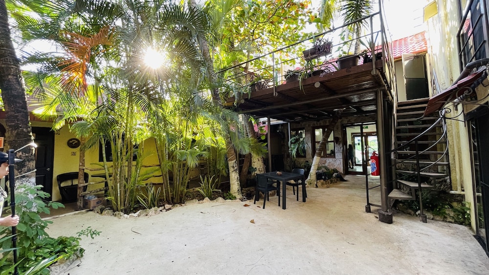 HOTEL PLAYA DEL KARMA 34/54