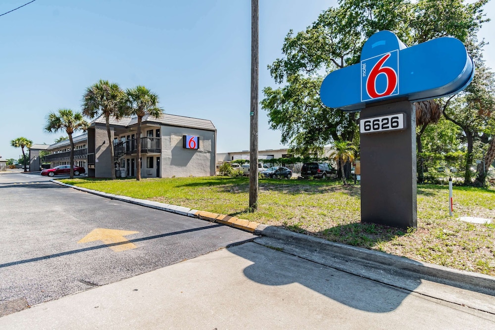 Motel6 Tampa, FL image