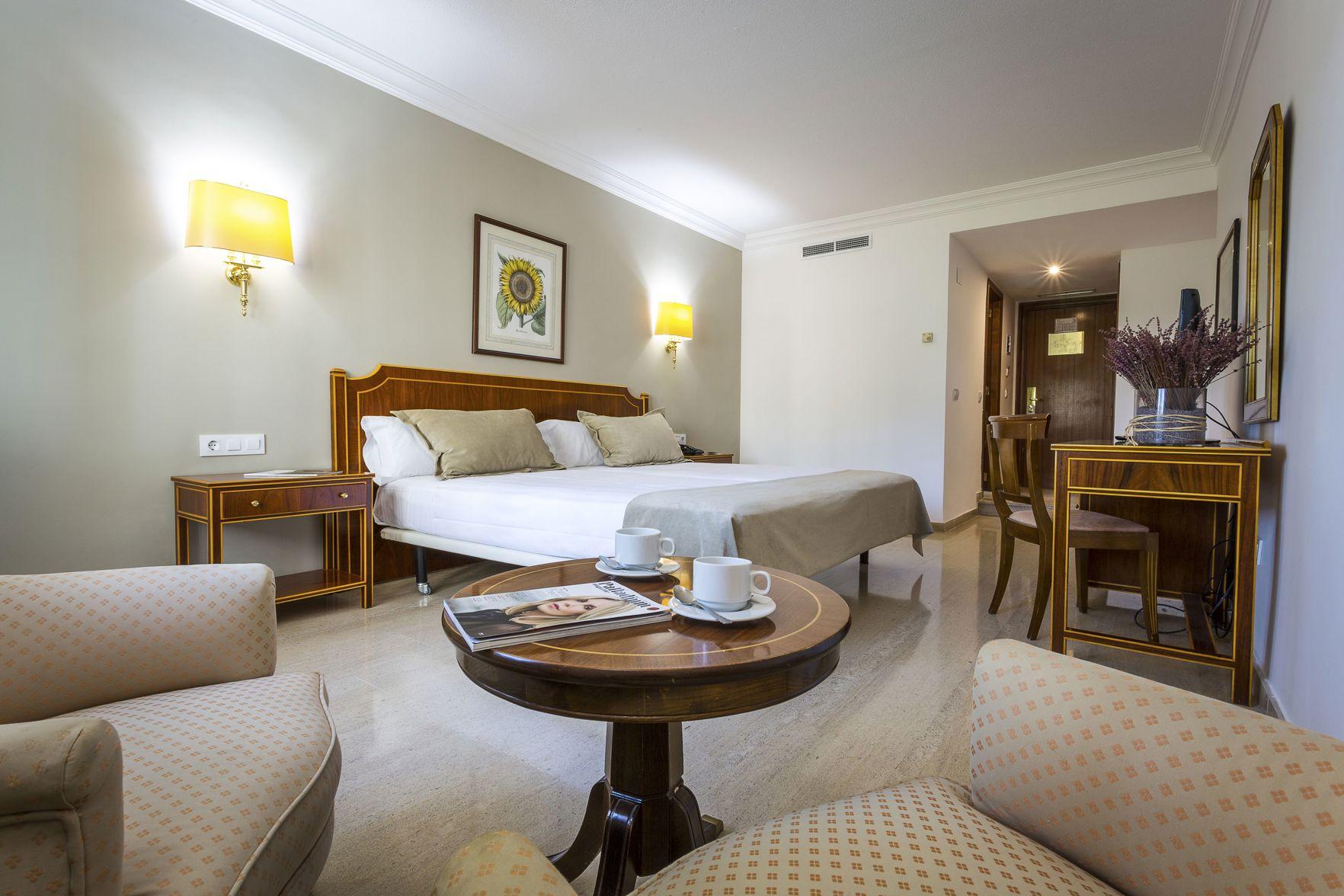 Superior, Queen Bed