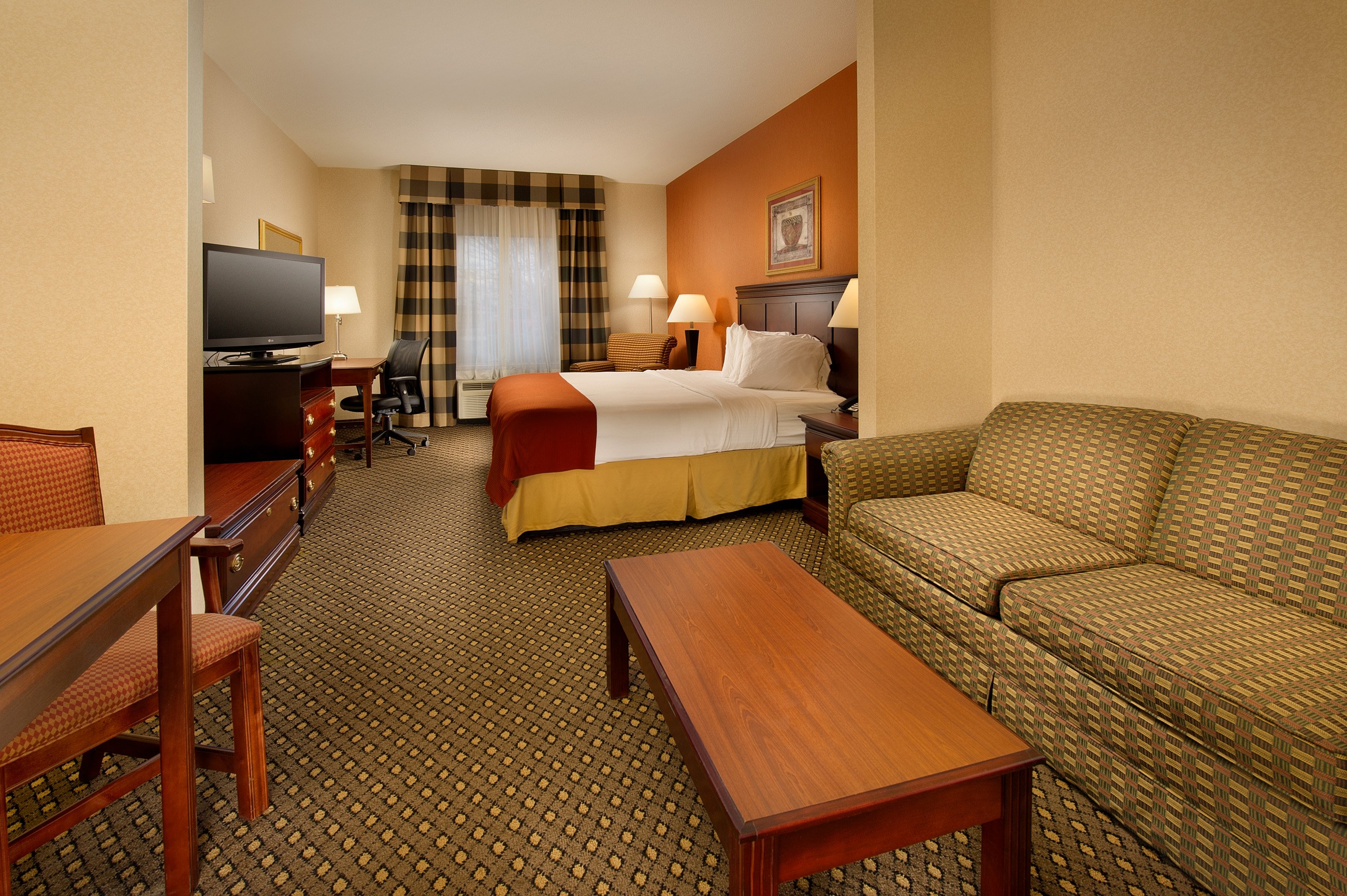 Holiday Inn Express Hotel Suites Chambersburg 49/71