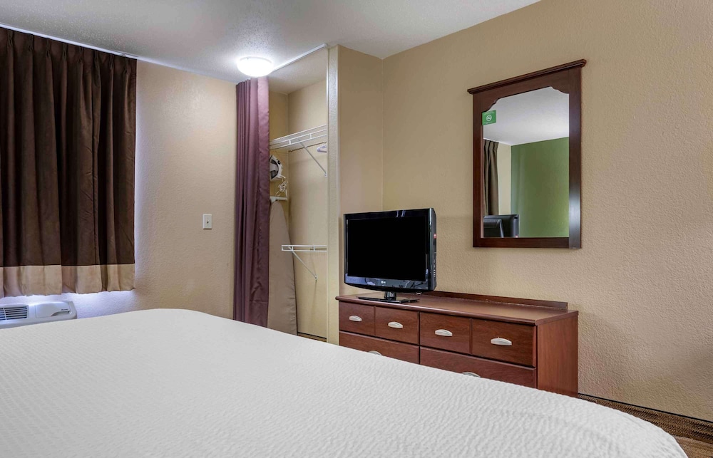 Extended Stay America Pittsburgh - West Mifflin 12/35