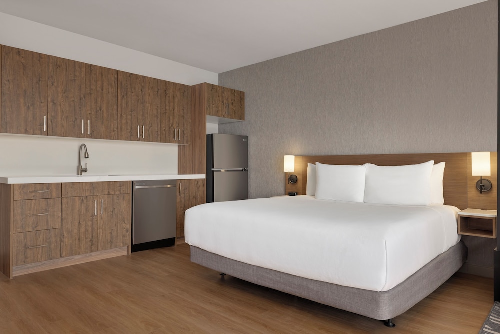 Hyatt Place Windsor 11/50