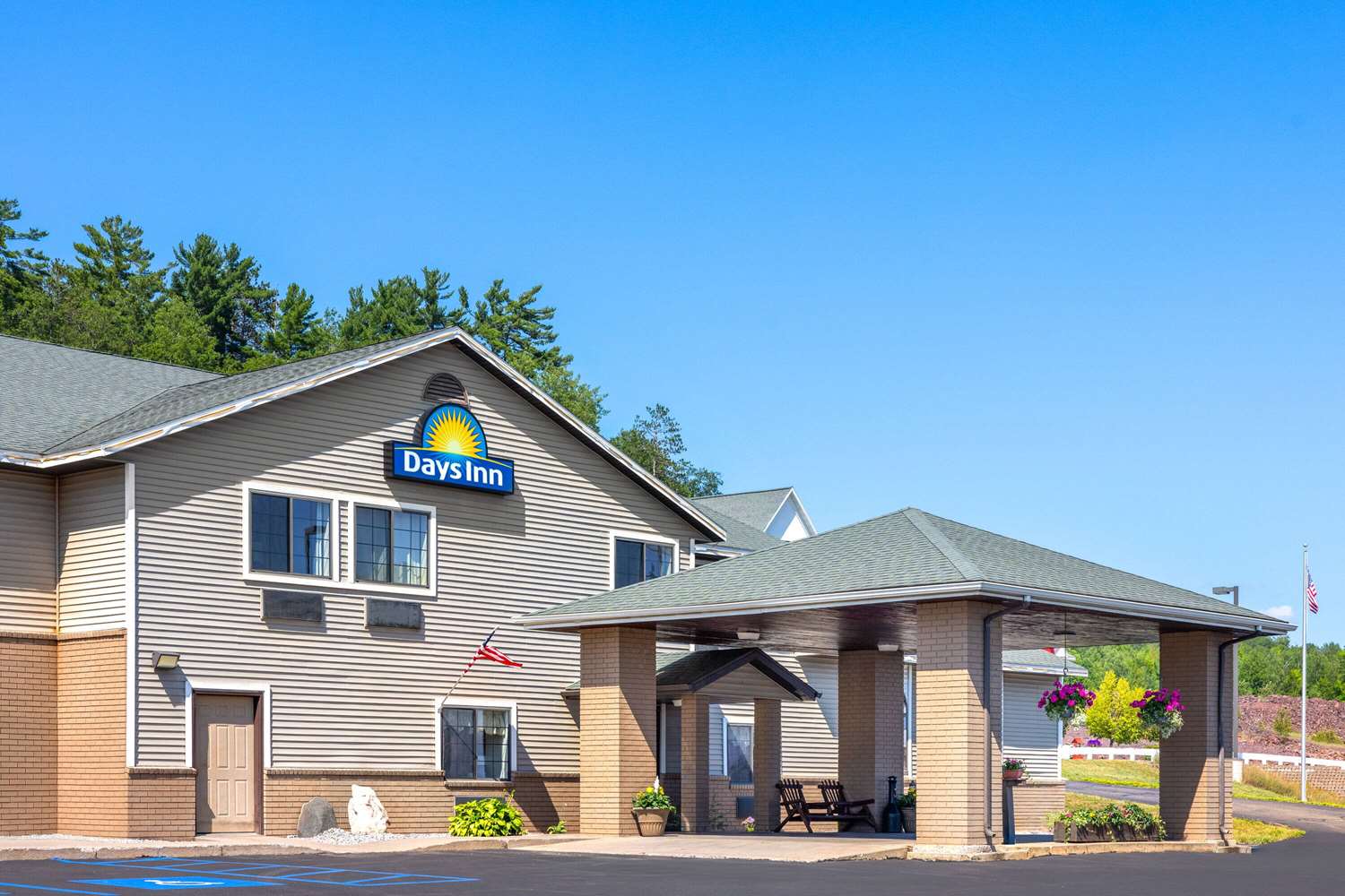 Days Inn By Wyndham Iron Mountain 5/36