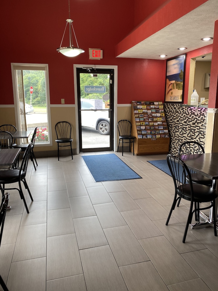 Travelodge by Wyndham La Porte/Michigan City Area 36/50
