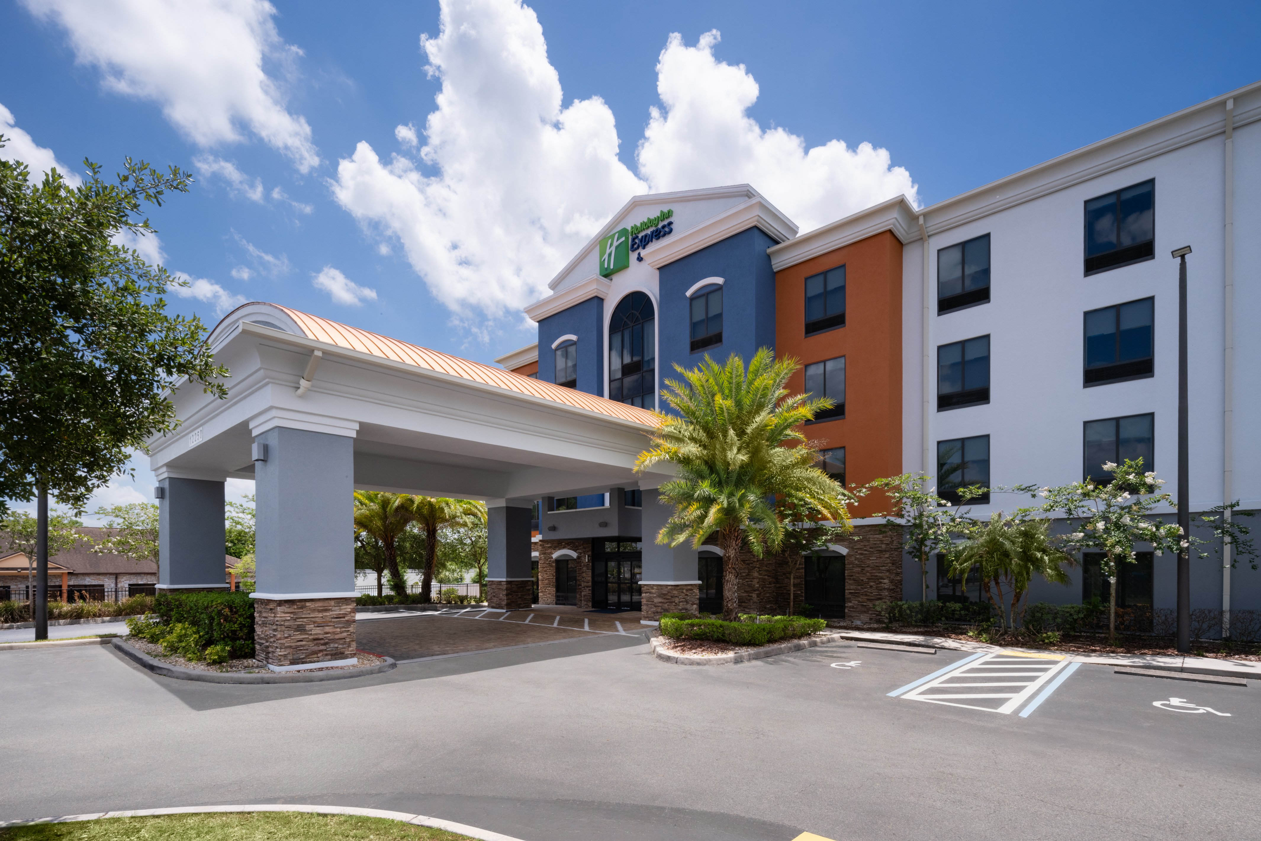 Holiday Inn Express Hotel And Suites Orlando East Ucf Area 43/50