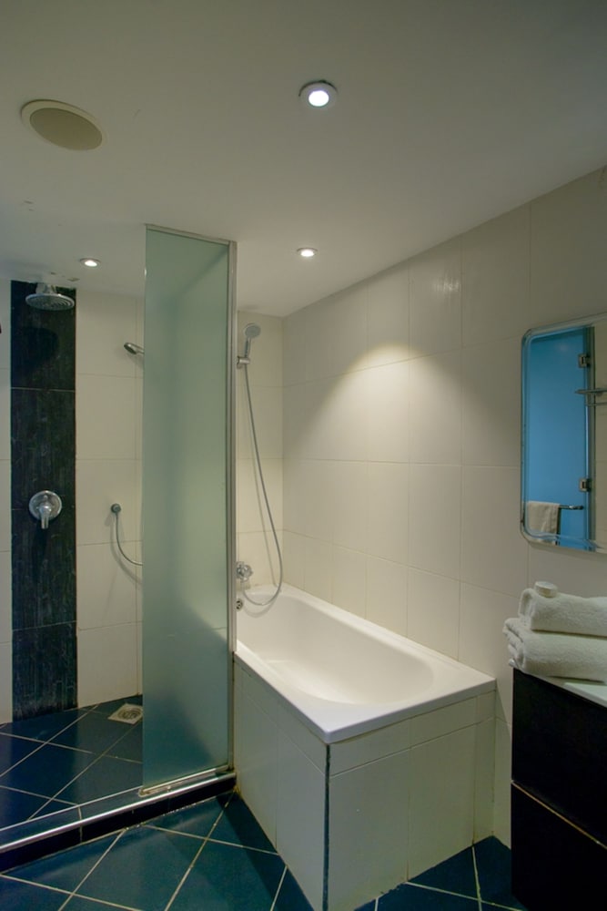 Cloud Hotel & Suites 9/37
