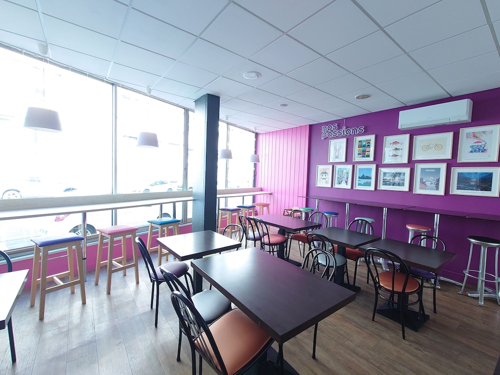 greet hotel Grenoble Centre Gare 42/60