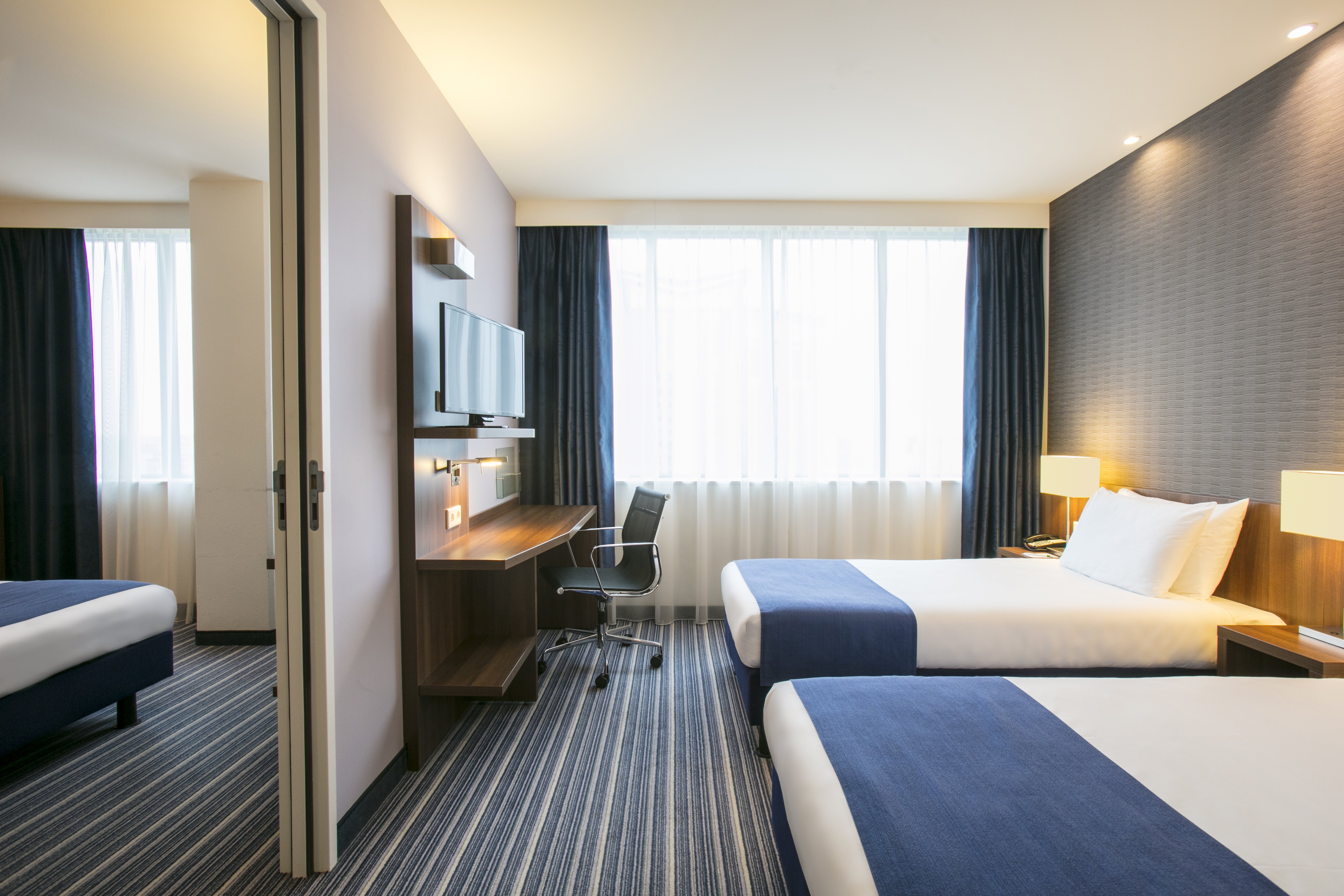 Holiday Inn Express Amsterdam Sloterdijk Station 8/27