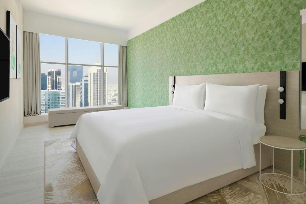 شقة كبيرة بسرير كينج وسريرين كينج بإطلالة على المدينة بـ3 غرف نوم، Element West Bay Doha 2/8