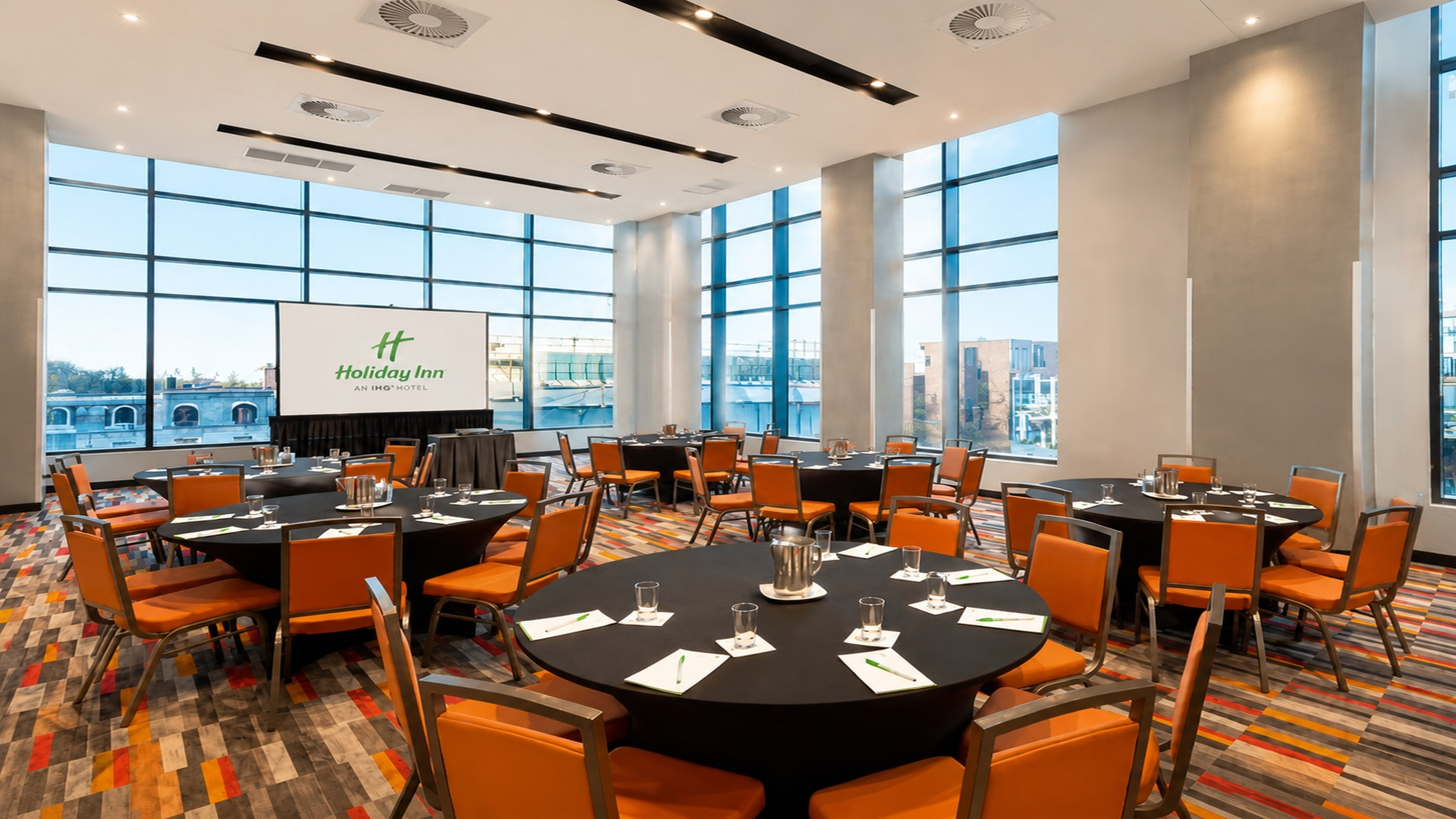 Holiday Inn Hotel Suites Montreal Centre Ville Ouest 55/78