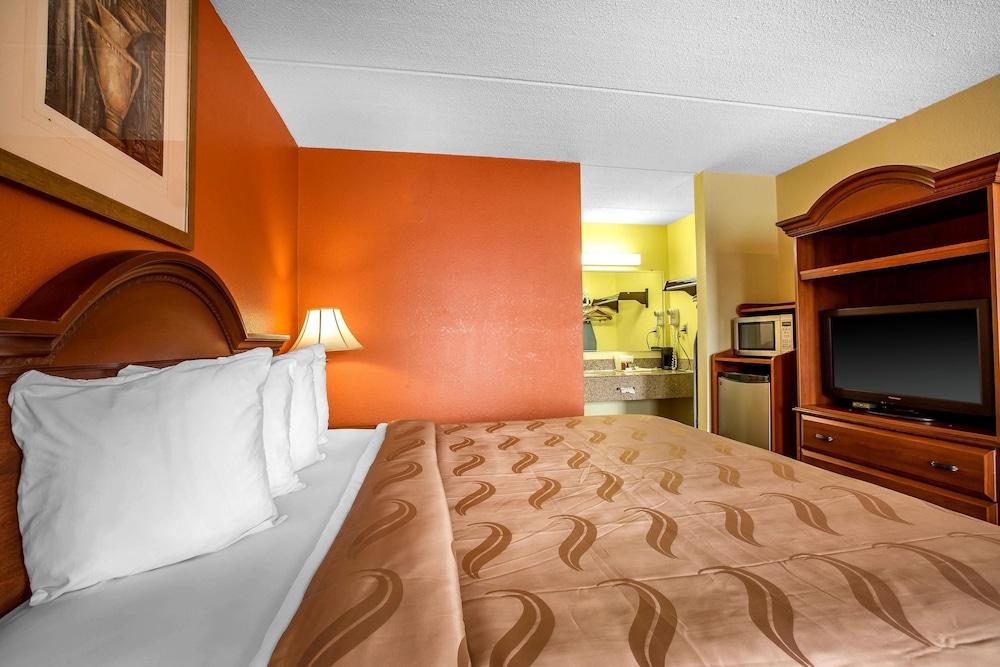 Quality Inn Duncan Spartanburg West 23/39