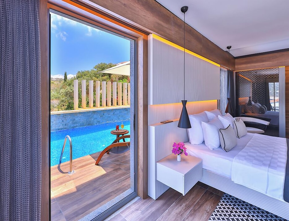 Casa Bi ( +12 ) 8/46