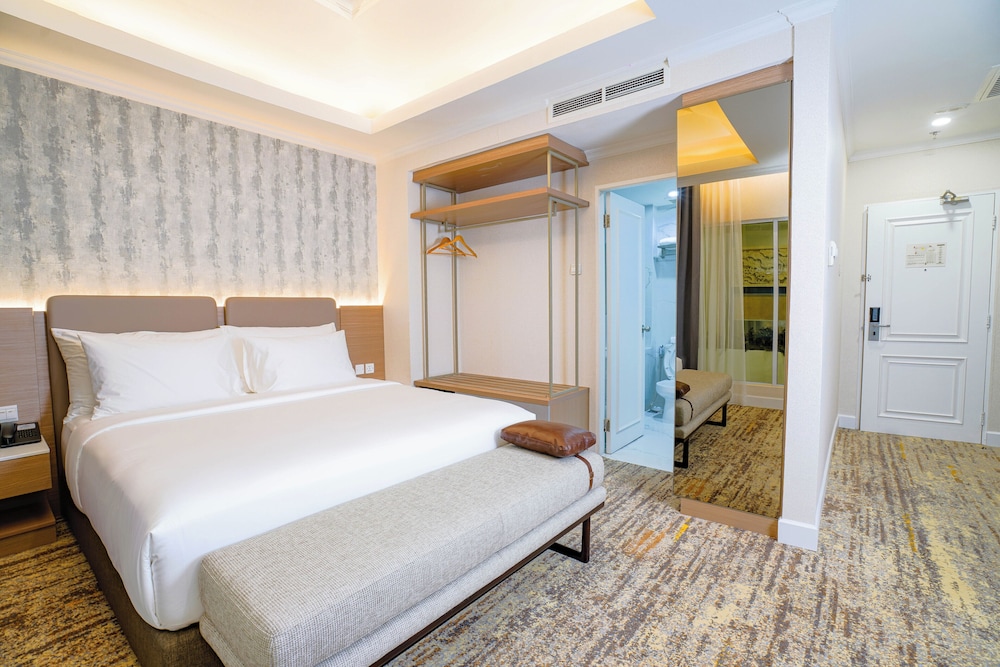 Harmoni One Convention Hotel and Service Apartments 24/65