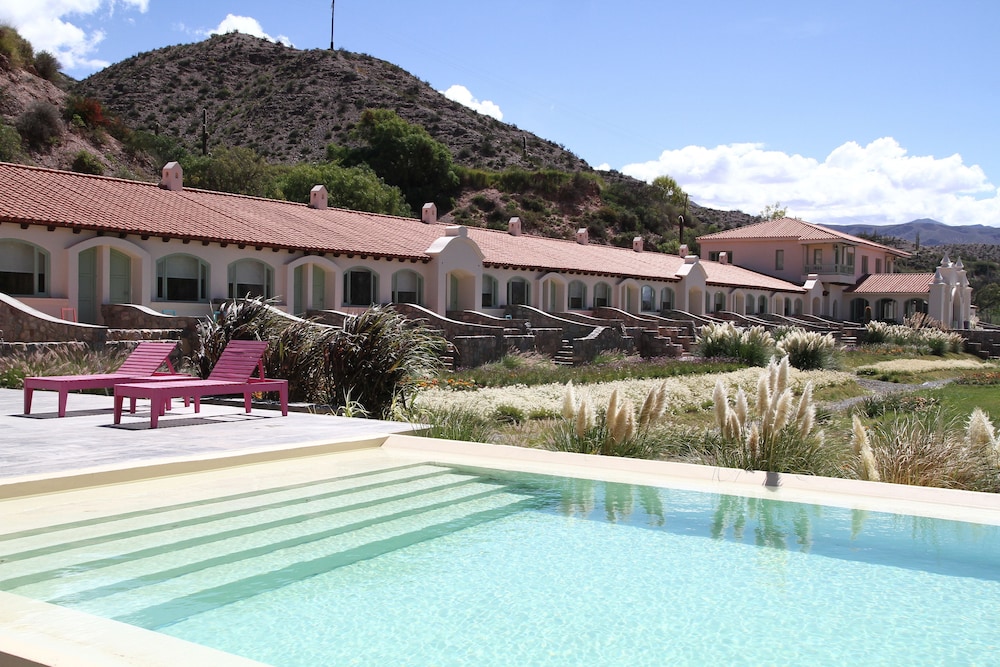 Hotel Huacalera 35/39