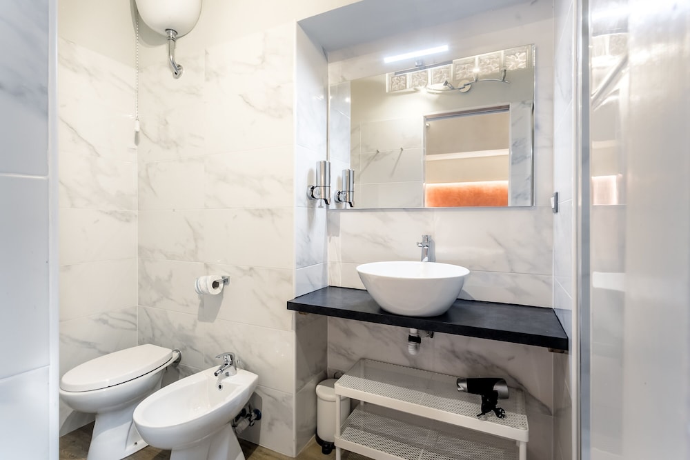 Amoroma Suite 39/50