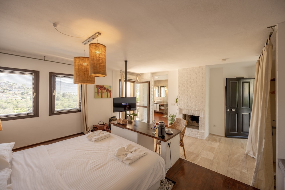 4reasons Hotel And Bistro 50/76