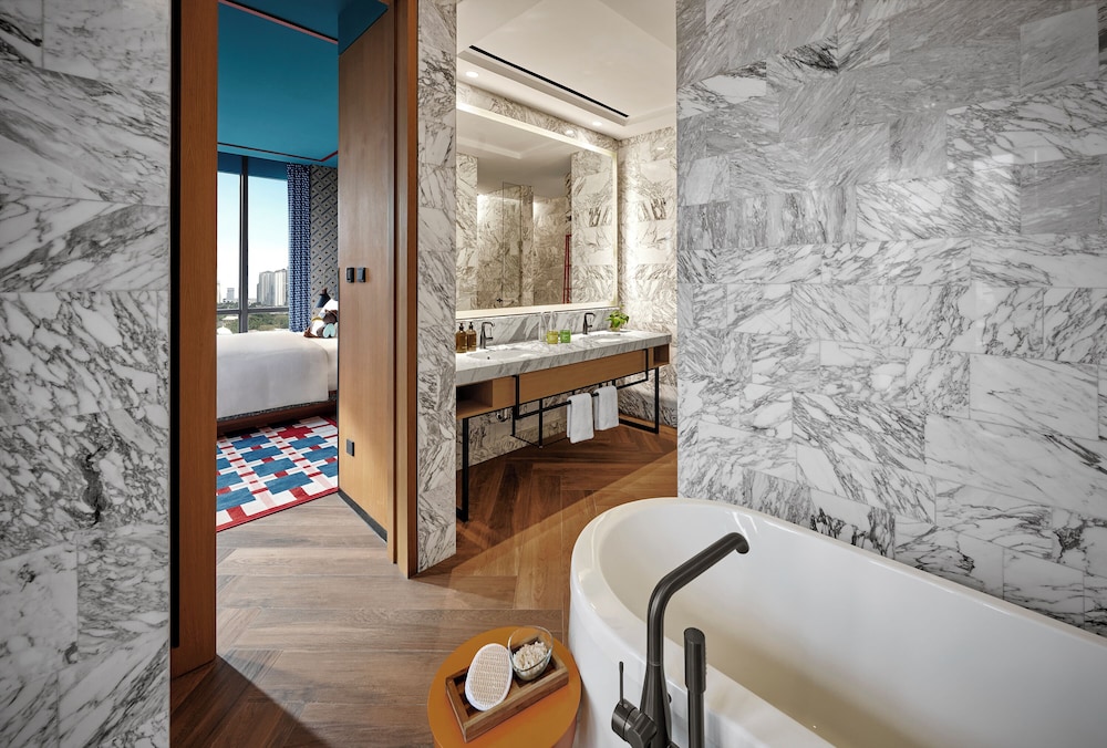 Urban, King Bed, Xl، 25hours Hotel Jakarta The Oddbird 3/3