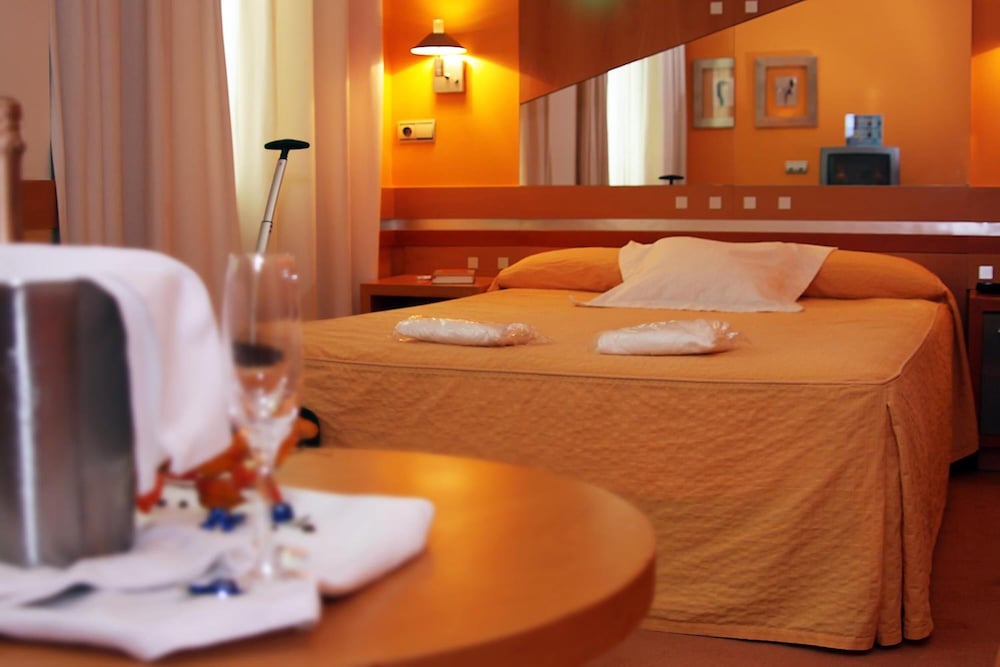 Hotel Torresport 48/48