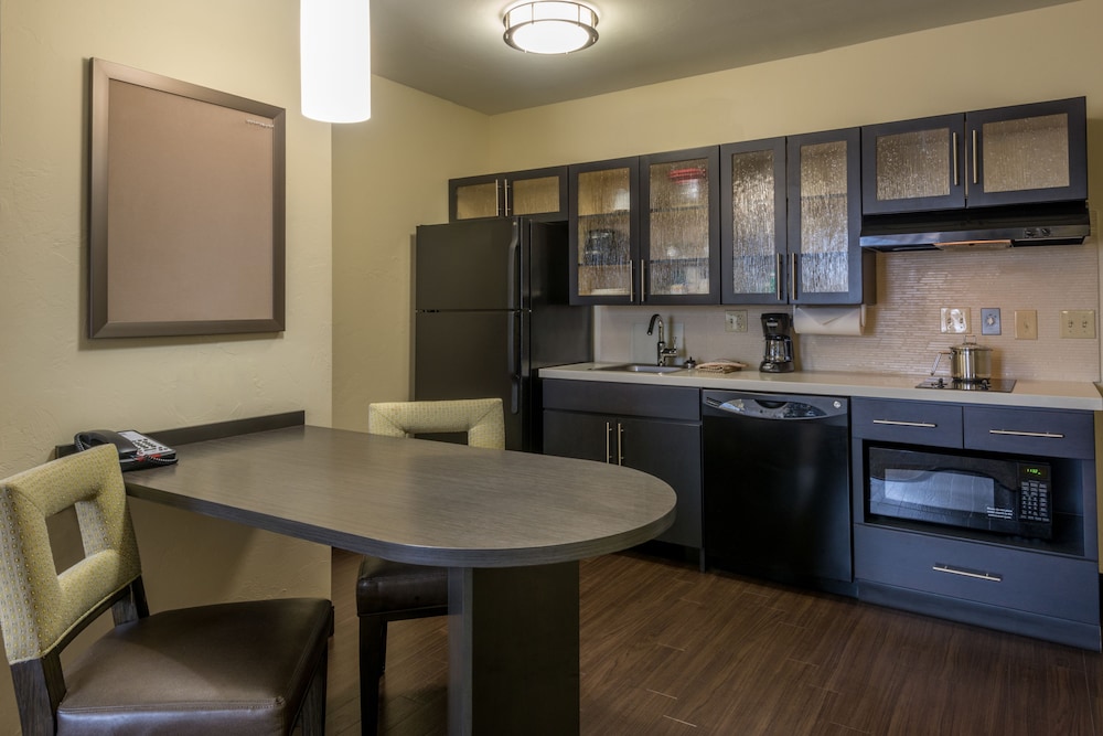 Candlewood Suites Midwest City 38/45