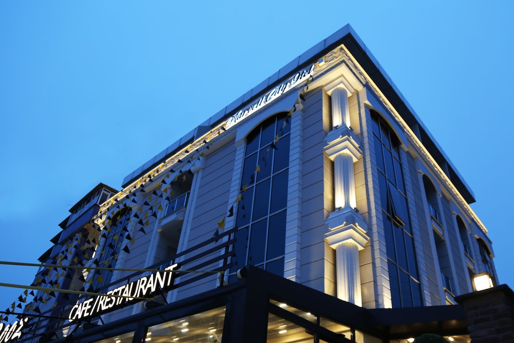 Marvell City Otel 3/33