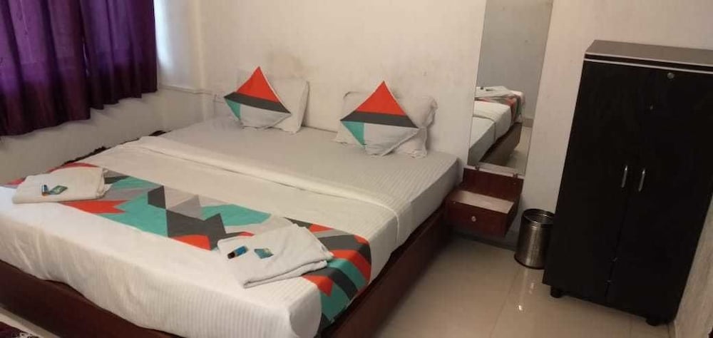 Oyo 10389 Latanand Residency 5/12