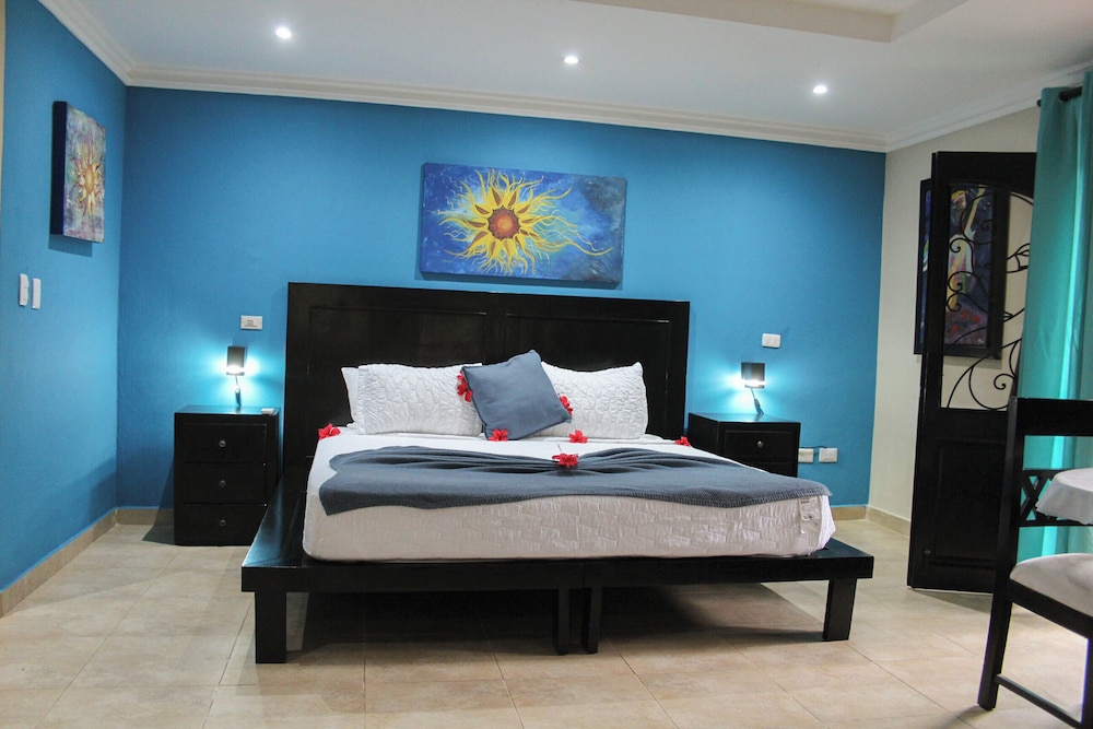 DELUXE, SUITE, QUEEN BED