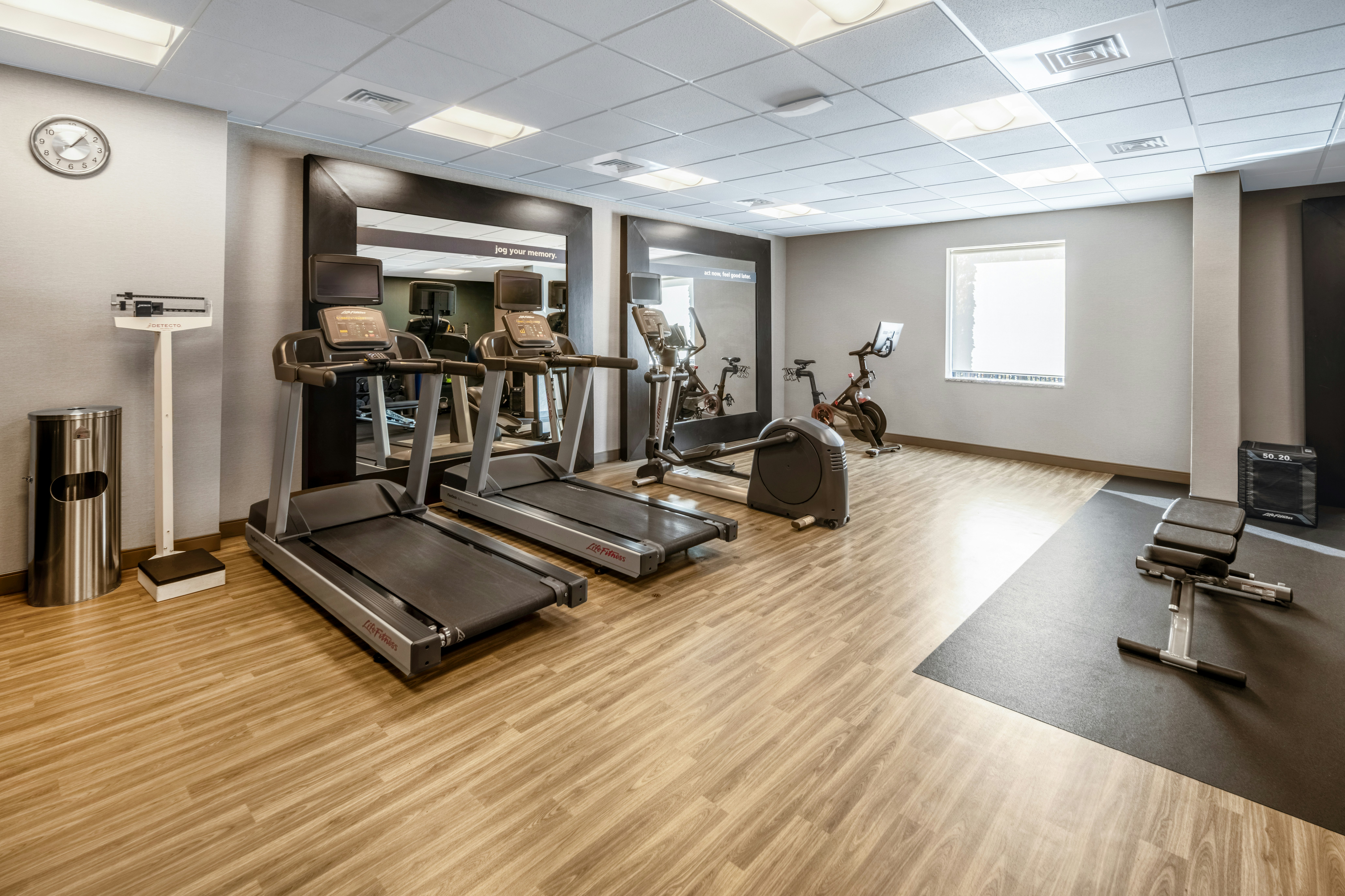 Hampton Inn & Suites Camp Springs/ Andrews Afb 12/29
