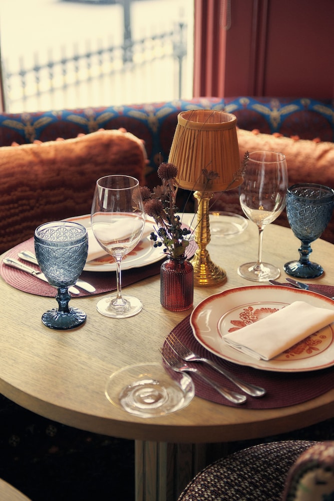 Melia London Kensington Member of Melia Collection 76/93