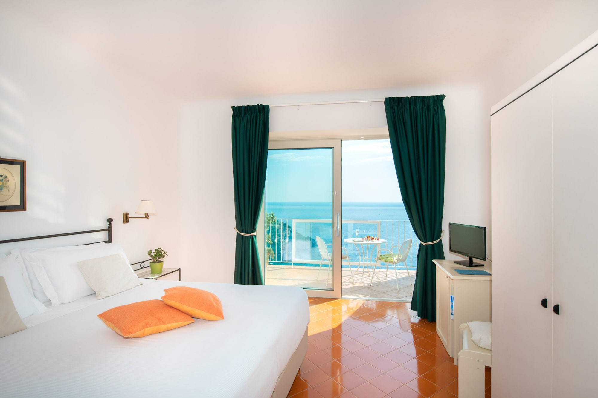 DELUXE, DOUBLE BED, SEA VIEW, BALCONY