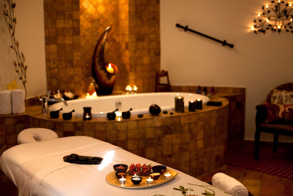 Guaycura Boutique Hotel Spa 61/72